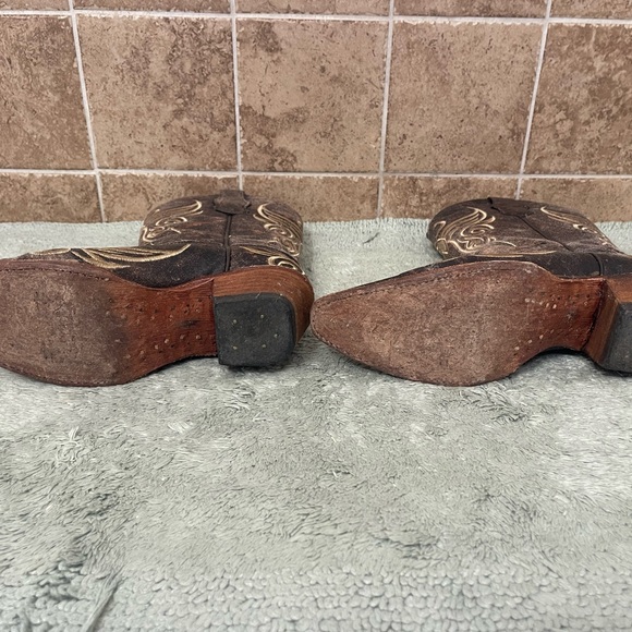 Circle G Brown and Gold embroidered Boots - Picture 4 of 6